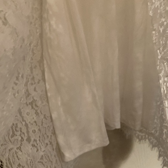 Off White long formal gown . Brand new with tags !! Size 4 - Picture 5 of 8